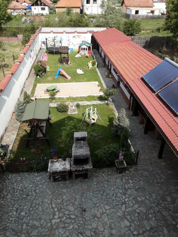 Pensiunea Giovani Targu Jiu Exterior photo